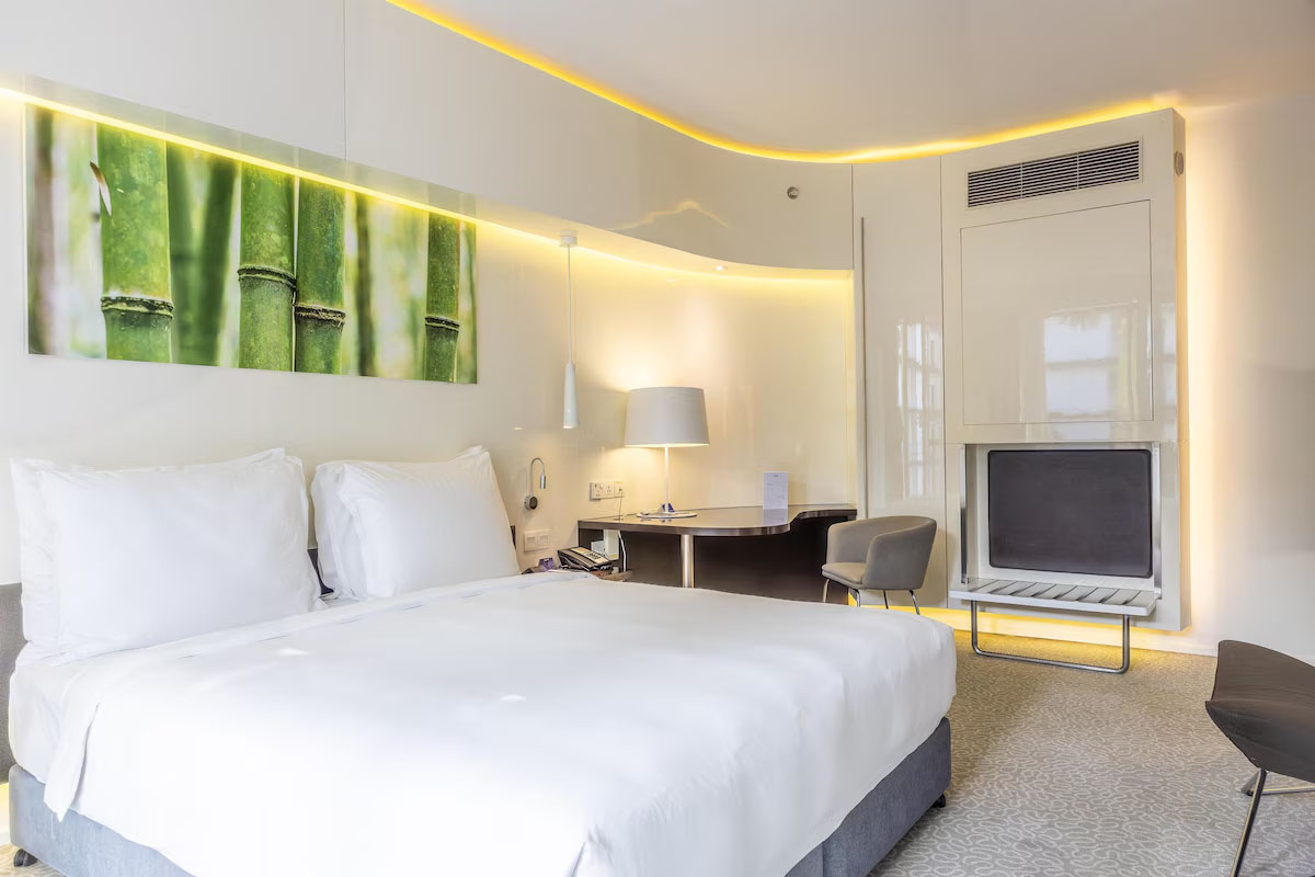 Executive Room with Lounge Access and Balcony